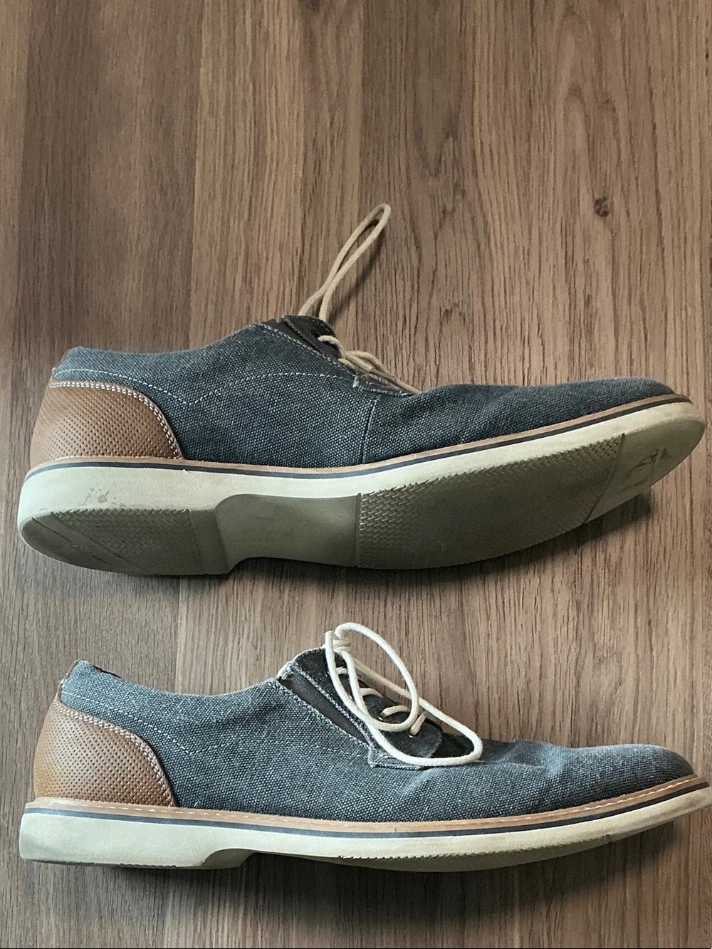 Nunn Bush casual canvas
